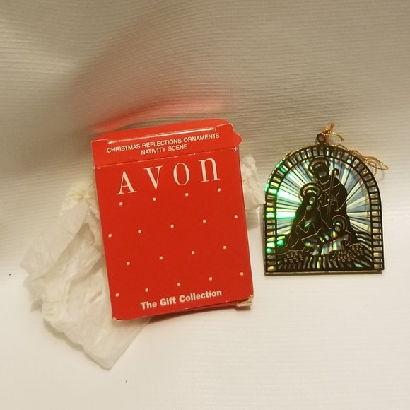 Dazzling vintage Avon Nativity Reflections ornament - Picture 5 of 11
